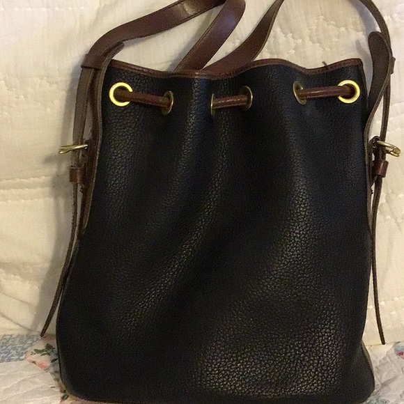 Dooney and Bourke Drawstring Bucket Handbag EUC Black - Picture 2 of 7